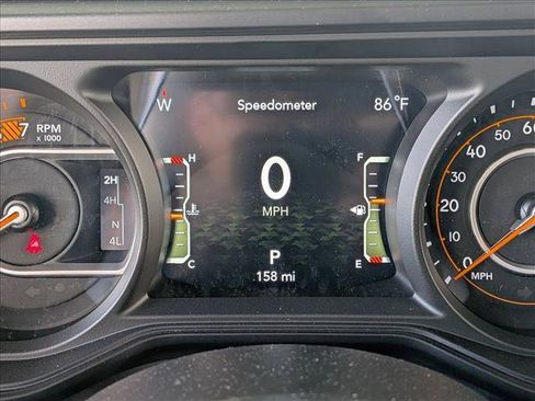 Used 2026 Jeep Wrangler Unlimited Sahara AWD/4WD image 11