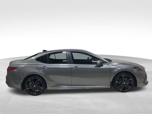 Used 2025 Toyota Camry XSE FWD image 3
