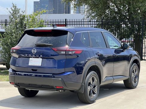 New 2026 Nissan Rogue SV FWD image 4