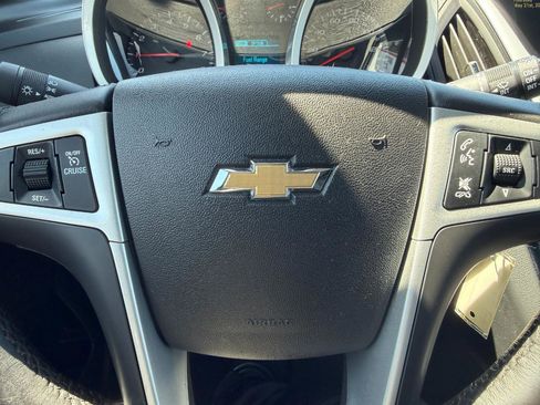 Used 2017 Chevrolet Equinox LT w/ Convenience Package FWD image 43