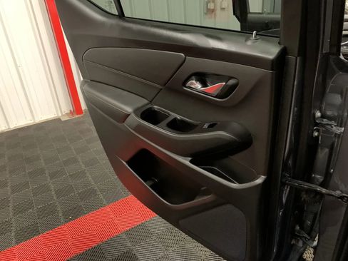 Used 2020 Chevrolet Traverse RS image 30