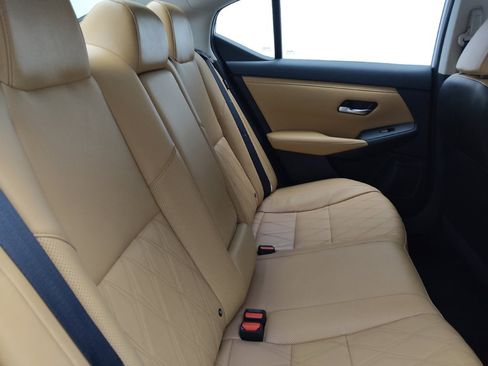 Used 2022 Nissan Sentra SV w/ SV Premium Package FWD image 19