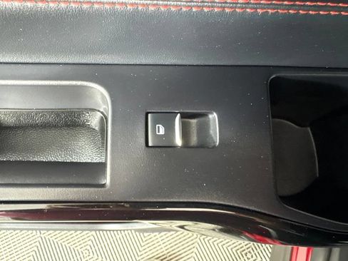 Used 2023 Ford Explorer ST-Line AWD/4WD image 40