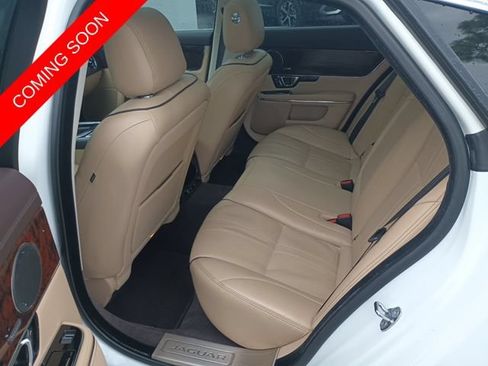 Used 2016 Jaguar XJ R-Sport RWD image 23