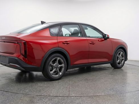 Used 2025 Kia K4 LXS image 9