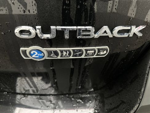 Used 2019 Subaru Outback 2.5i Premium image 12