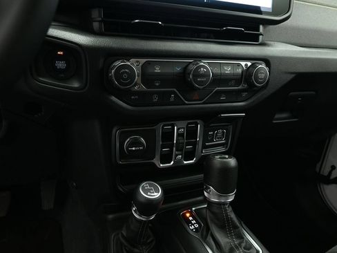 Used 2026 Jeep Wrangler Unlimited Sport AWD/4WD image 13