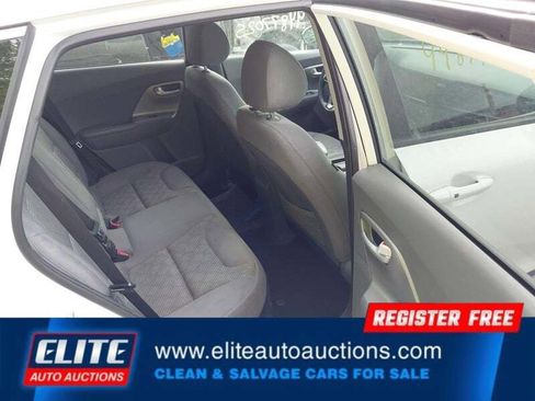 Used 2017 Kia Niro LX FWD image 16