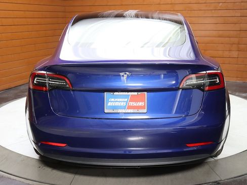 Used 2022 Tesla Model 3 Standard Range image 11