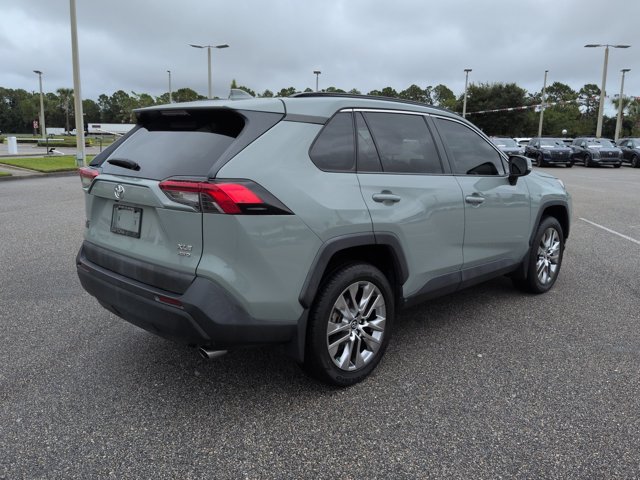 Used 2021 Toyota RAV4 XLE Premium AWD/4WD image 5