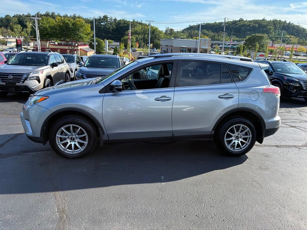 Used 2016 Toyota RAV4 XLE AWD/4WD image 4