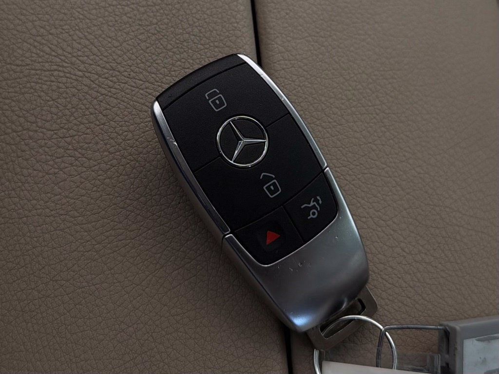 Used 2022 Mercedes-Benz GLC 300 w/ Premium Package Lite image 30