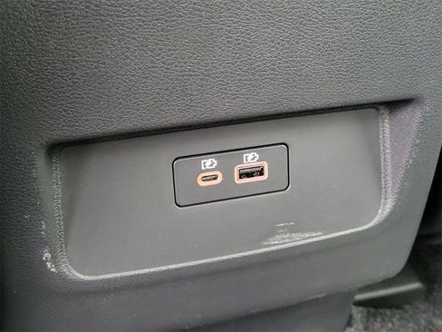 Used 2025 Nissan Frontier SV image 24