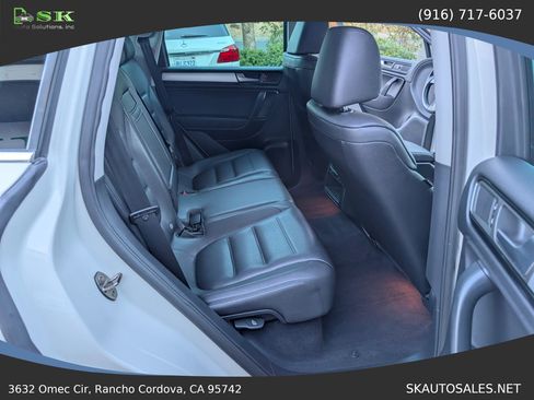 Used 2011 Volkswagen Touareg VR6 AWD/4WD image 27