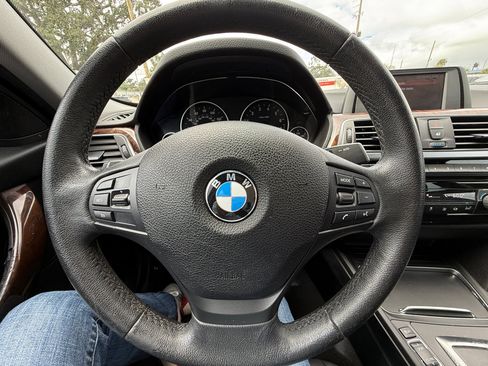 Used 2018 BMW 320i 320i Sedan image 18