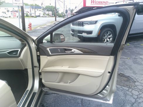 Used 2017 Lincoln MKZ Select w/ Technology Package FWD image 26