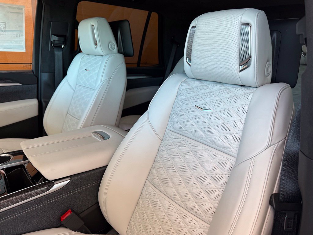 New 2026 Cadillac Escalade V AWD/4WD image 13