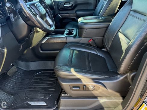 Used 2022 GMC Sierra 3500 Denali w/ Denali Ultimate Package image 18