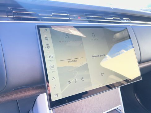 Certified 2025 Land Rover Range Rover Long Wheelbase SE image 26