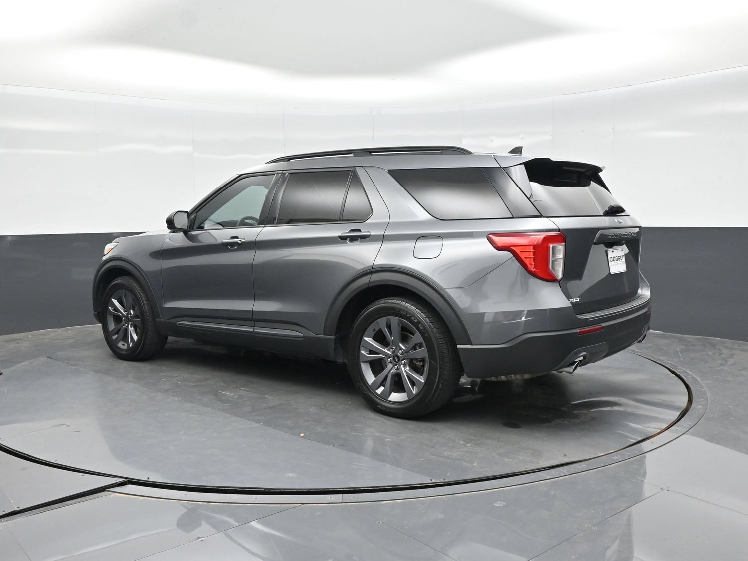 Certified 2023 Ford Explorer XLT w/ Equipment Group 202A RWD image 4