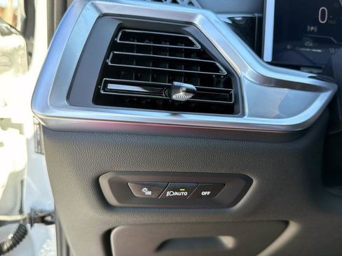 New 2026 BMW X6 xDrive40i w/ Executive Package image 37