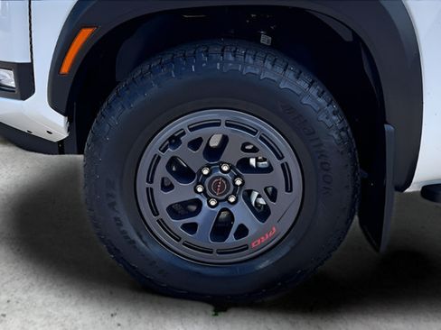 Certified 2025 Nissan Frontier PRO-4X AWD/4WD image 31