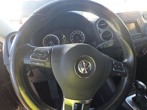 Used 2016 Volkswagen Tiguan S image 10