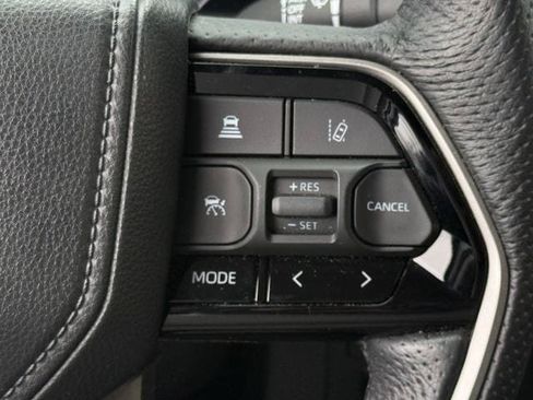 Used 2023 Toyota Tundra Limited AWD/4WD image 16