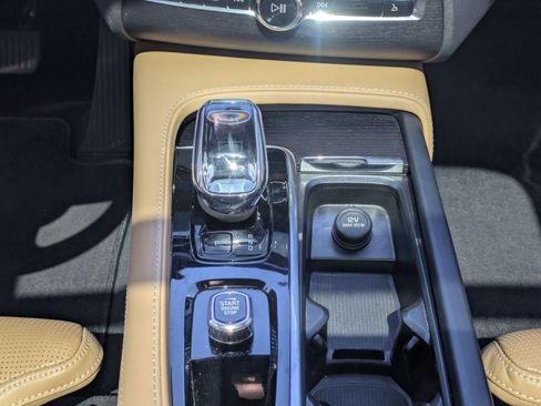 Used 2023 Volvo XC90 T8 Ultimate w/ Lounge Package AWD/4WD image 25