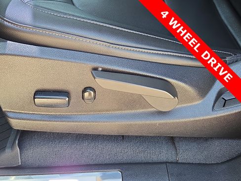 Used 2022 Chevrolet Colorado ZR2 w/ LPO, Power Package AWD/4WD image 14