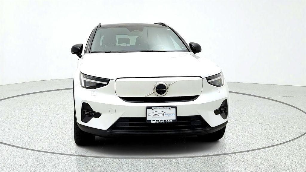 Used 2023 Volvo XC40 Recharge Ultimate AWD/4WD image 2