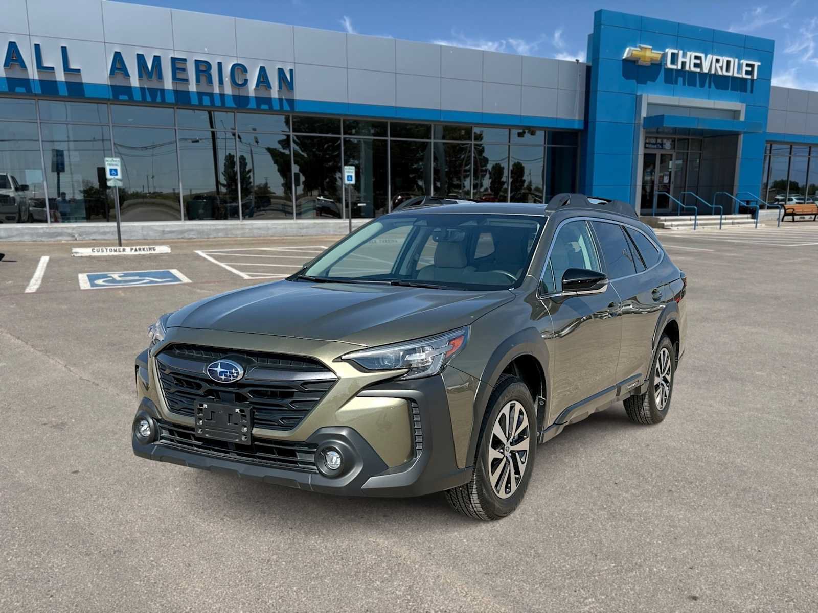 Used 2025 Subaru Outback Premium AWD/4WD image 1