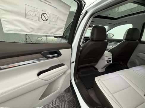 New 2026 GMC Terrain Denali w/ LPO, Black Badging Package image 44