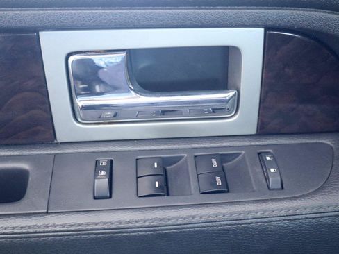 Used 2013 Ford F150 Platinum RWD image 27
