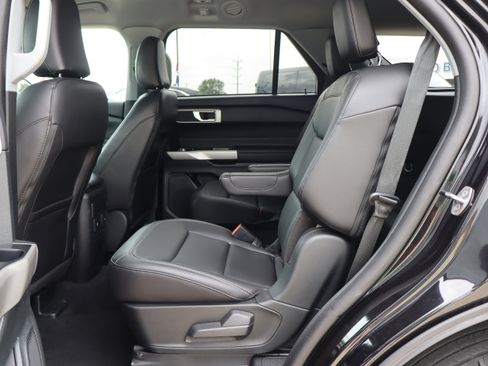 Used 2023 Ford Explorer XLT w/ Equipment Group 202A image 11