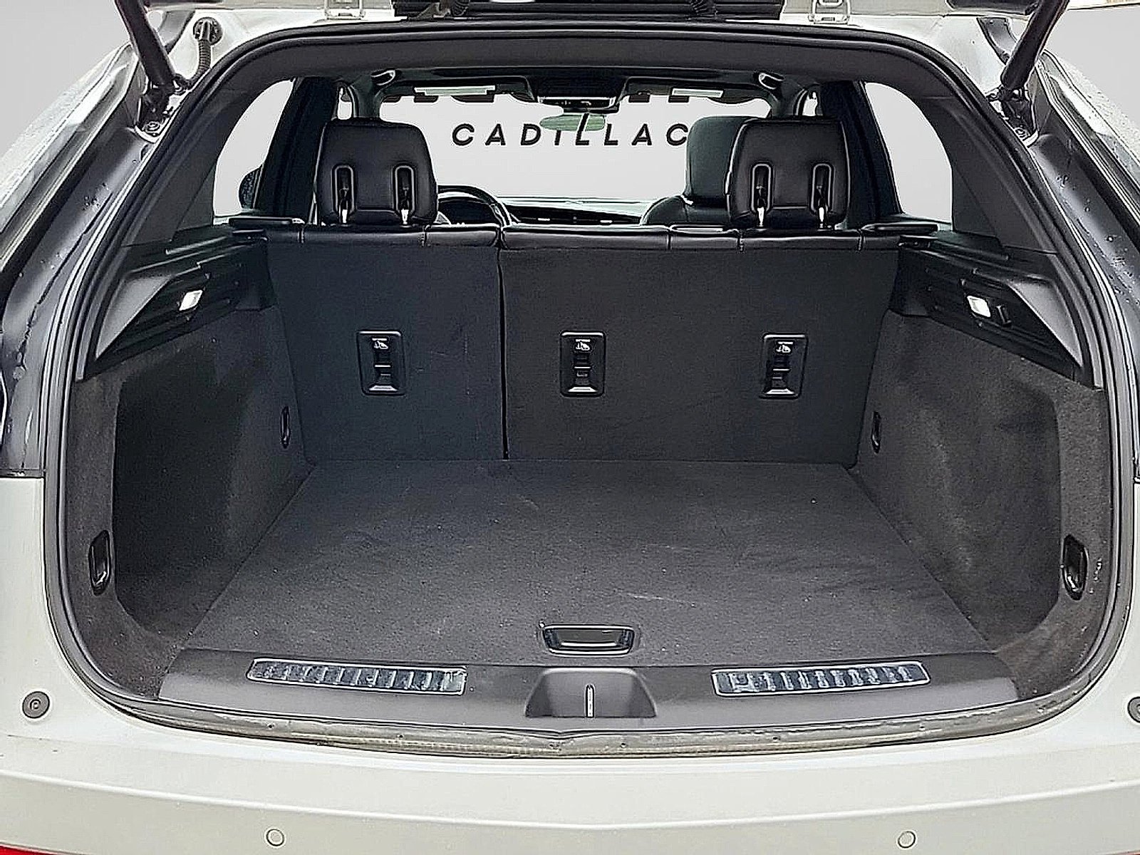 Used 2023 Cadillac XT4 Sport AWD/4WD image 28