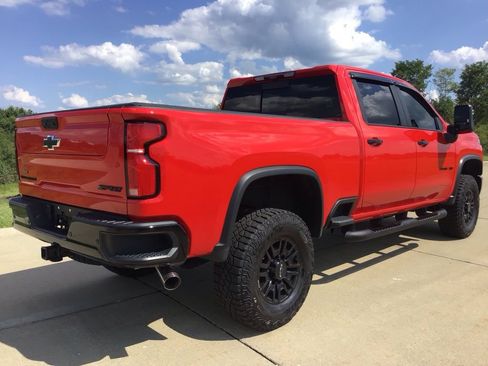 Used 2026 Chevrolet Silverado 2500 ZR2 w/ LPO, Dark Essentials Package AWD/4WD image 6