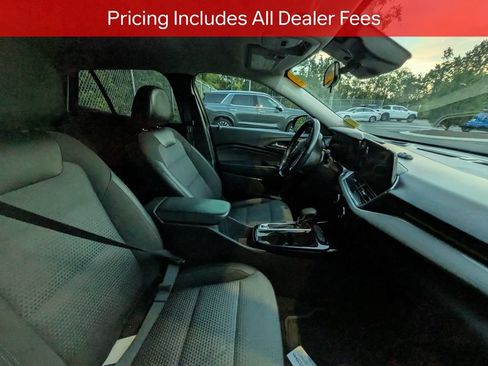 Used 2024 Chevrolet Trax LT w/ Driver Confidence Package FWD image 9