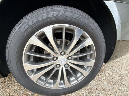 Certified 2019 Buick LaCrosse Essence w/ Sun and Shade Package image 33