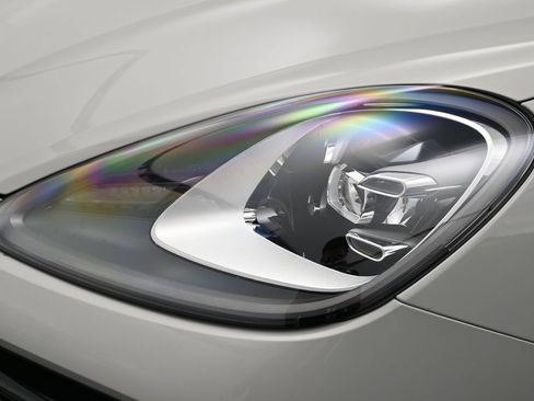 Certified 2022 Porsche Cayenne Turbo AWD/4WD image 37