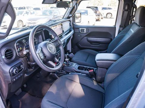 Used 2024 Jeep Wrangler Unlimited Rubicon 4xe image 19