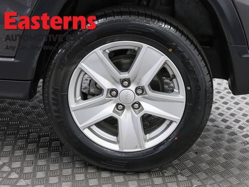 Used 2022 Jeep Compass Latitude AWD/4WD image 32