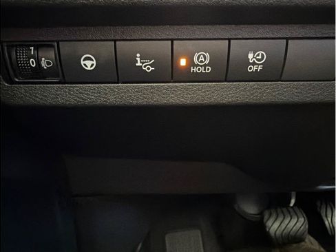 Used 2023 Nissan Ariya FWD image 27