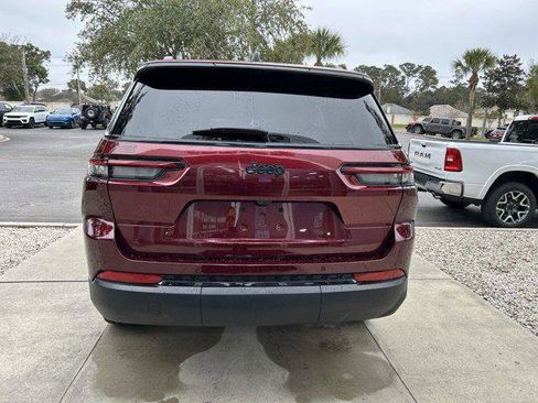 New 2025 Jeep Grand Cherokee L Laredo image 8