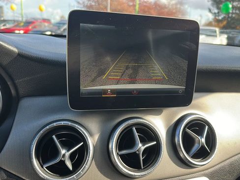 Used 2018 Mercedes-Benz CLA 250 4MATIC w/ Premium Package image 15