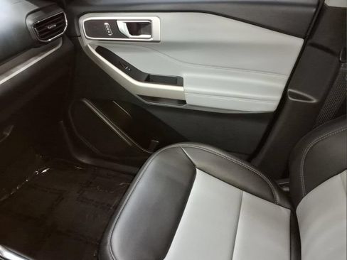 Certified 2023 Ford Explorer XLT w/ Equipment Group 202A AWD/4WD image 21