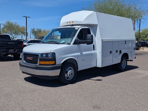 New 2025 GMC Savana 3500 w/ Power Convenience Package RWD image 2