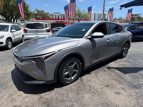 Used 2025 Kia K4 FWD image 13