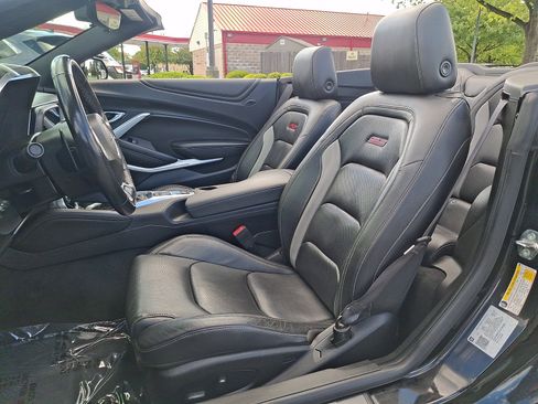 Used 2020 Chevrolet Camaro SS RWD image 13