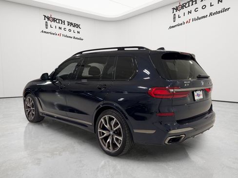 Used 2022 BMW X7 M50i w/ Dynamic Handling Package AWD/4WD image 3